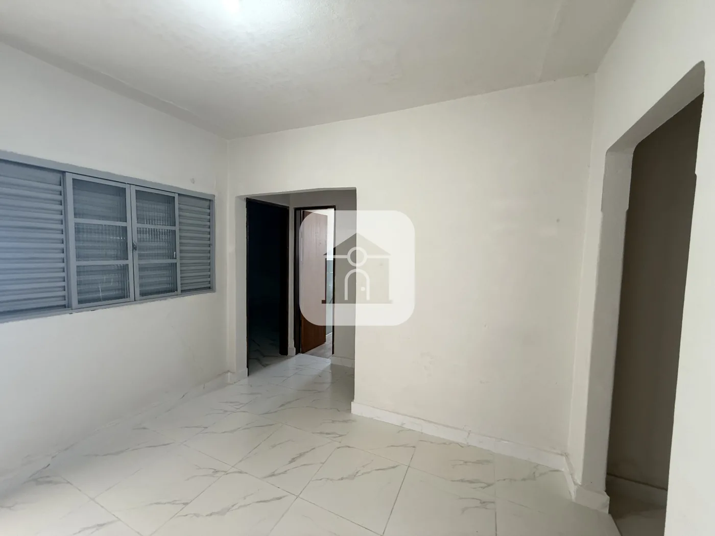 Alugar Casa / Padr&atilde;o em Uberl&acirc;ndia R$ 1.500,00 - Foto 5