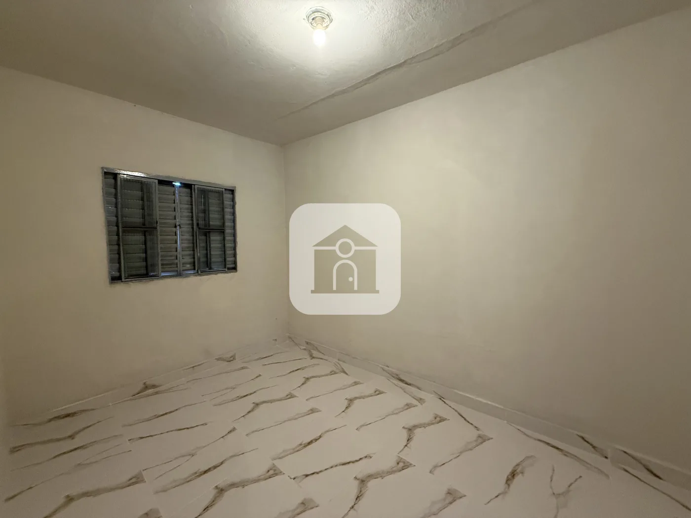 Alugar Casa / Padr&atilde;o em Uberl&acirc;ndia R$ 1.500,00 - Foto 6