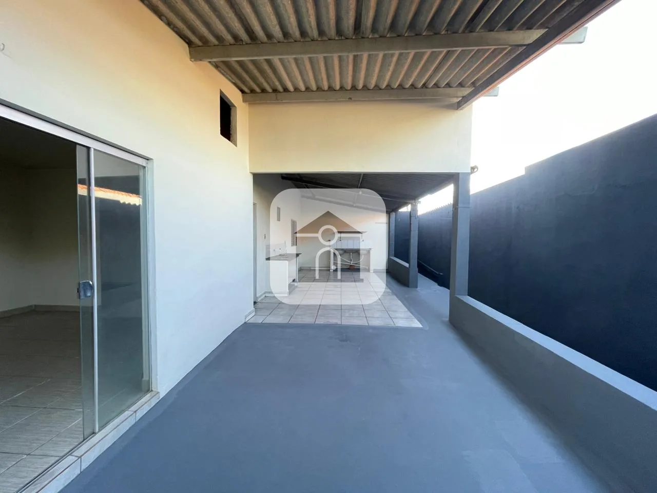 Alugar Casa / Padr&atilde;o em Uberl&acirc;ndia R$ 1.600,00 - Foto 2