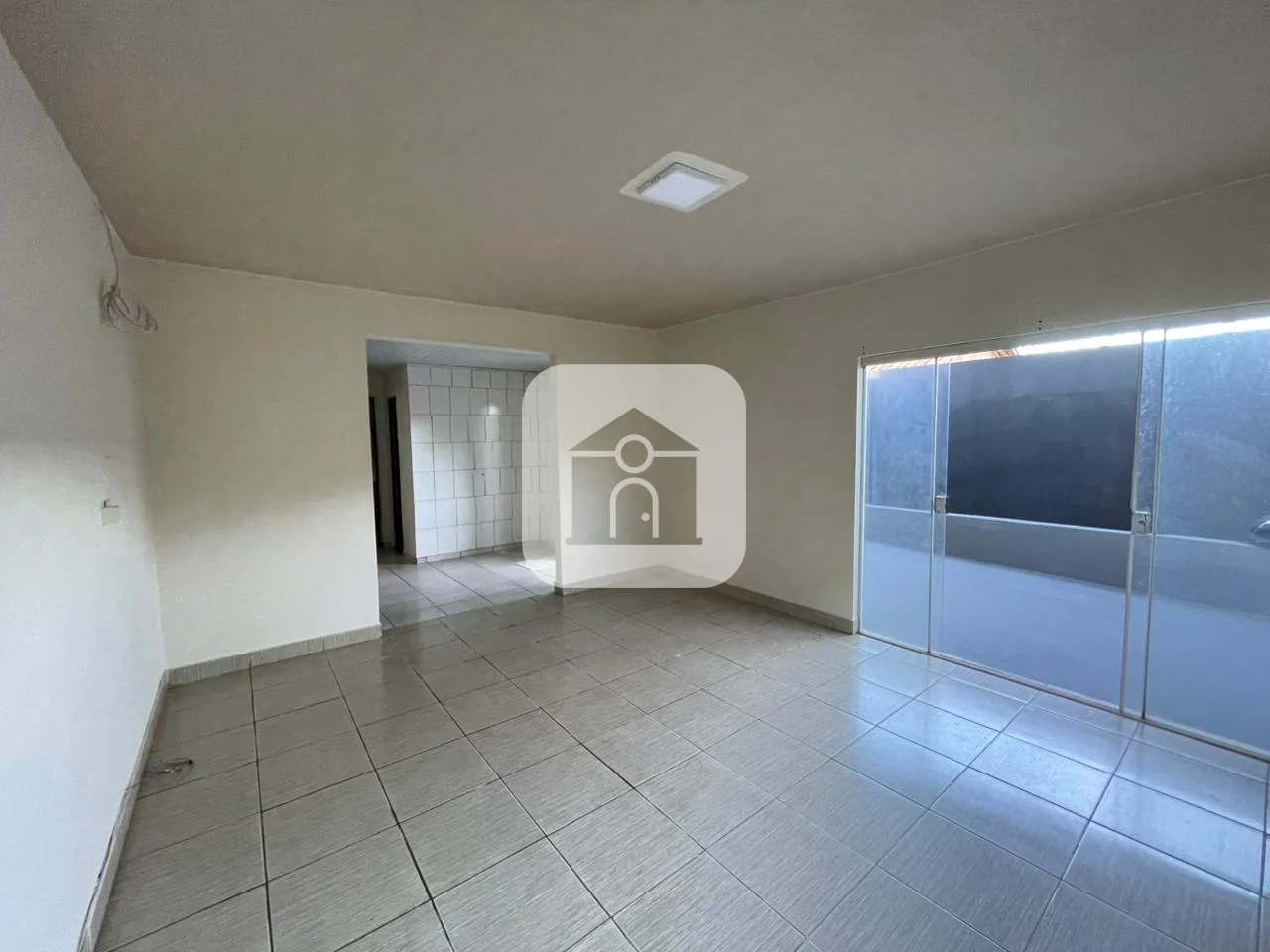 Alugar Casa / Padr&atilde;o em Uberl&acirc;ndia R$ 1.600,00 - Foto 3