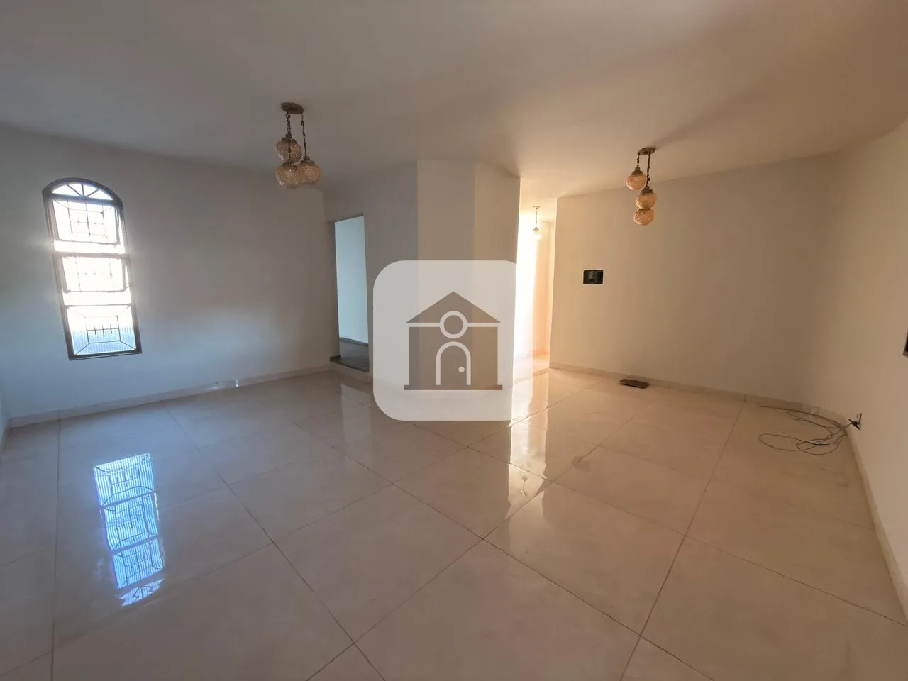 Alugar Casa / Padr&atilde;o em Uberl&acirc;ndia R$ 2.900,00 - Foto 1