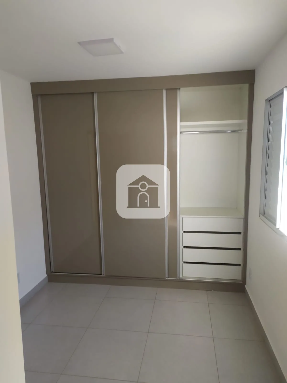 Alugar Apartamento / Padr&atilde;o em Uberl&acirc;ndia R$ 1.900,00 - Foto 6