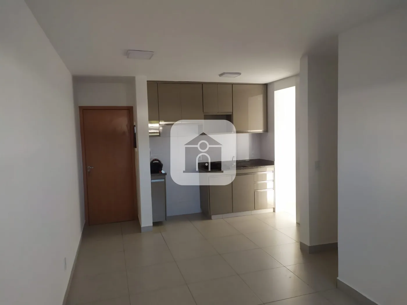 Alugar Apartamento / Padr&atilde;o em Uberl&acirc;ndia R$ 1.900,00 - Foto 2