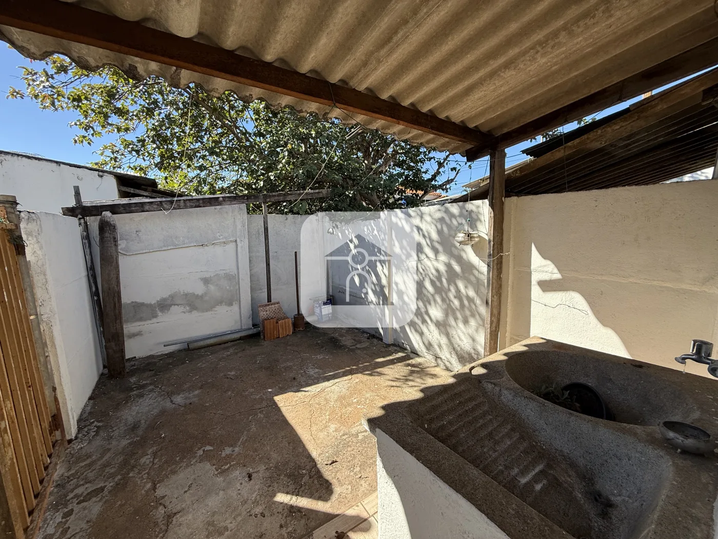 Alugar Casa / Padr&atilde;o em Uberl&acirc;ndia R$ 970,00 - Foto 1