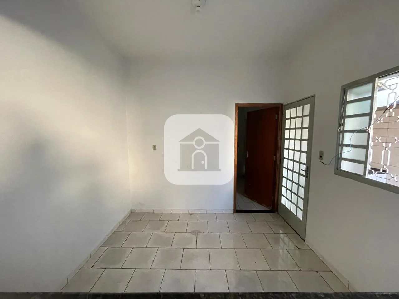 Alugar Casa / Col&ocirc;nia em Uberl&acirc;ndia R$ 980,00 - Foto 6