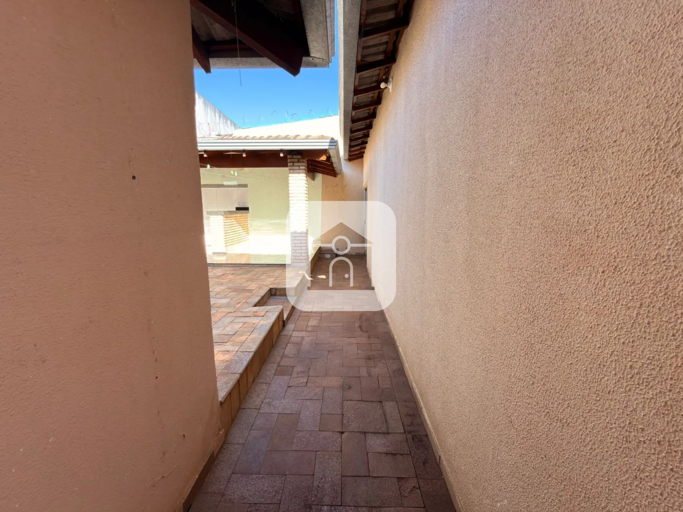 Alugar Casa / Padr&atilde;o em Uberl&acirc;ndia R$ 3.000,00 - Foto 26