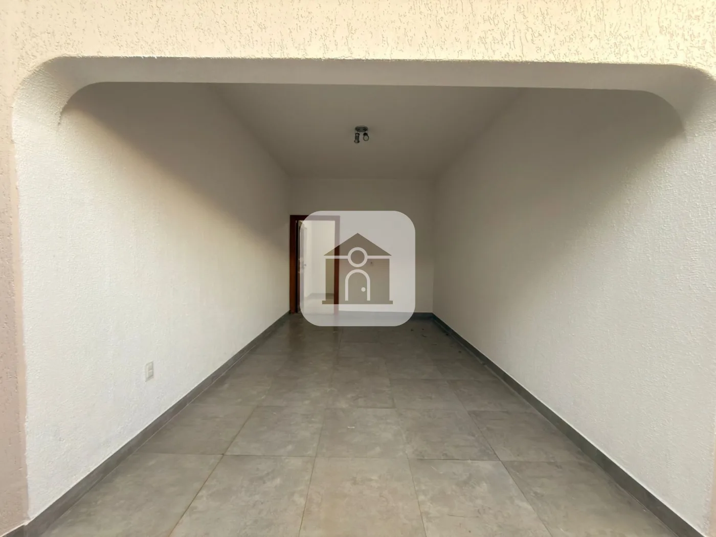 Alugar Casa / Padr&atilde;o em Uberl&acirc;ndia R$ 3.500,00 - Foto 1