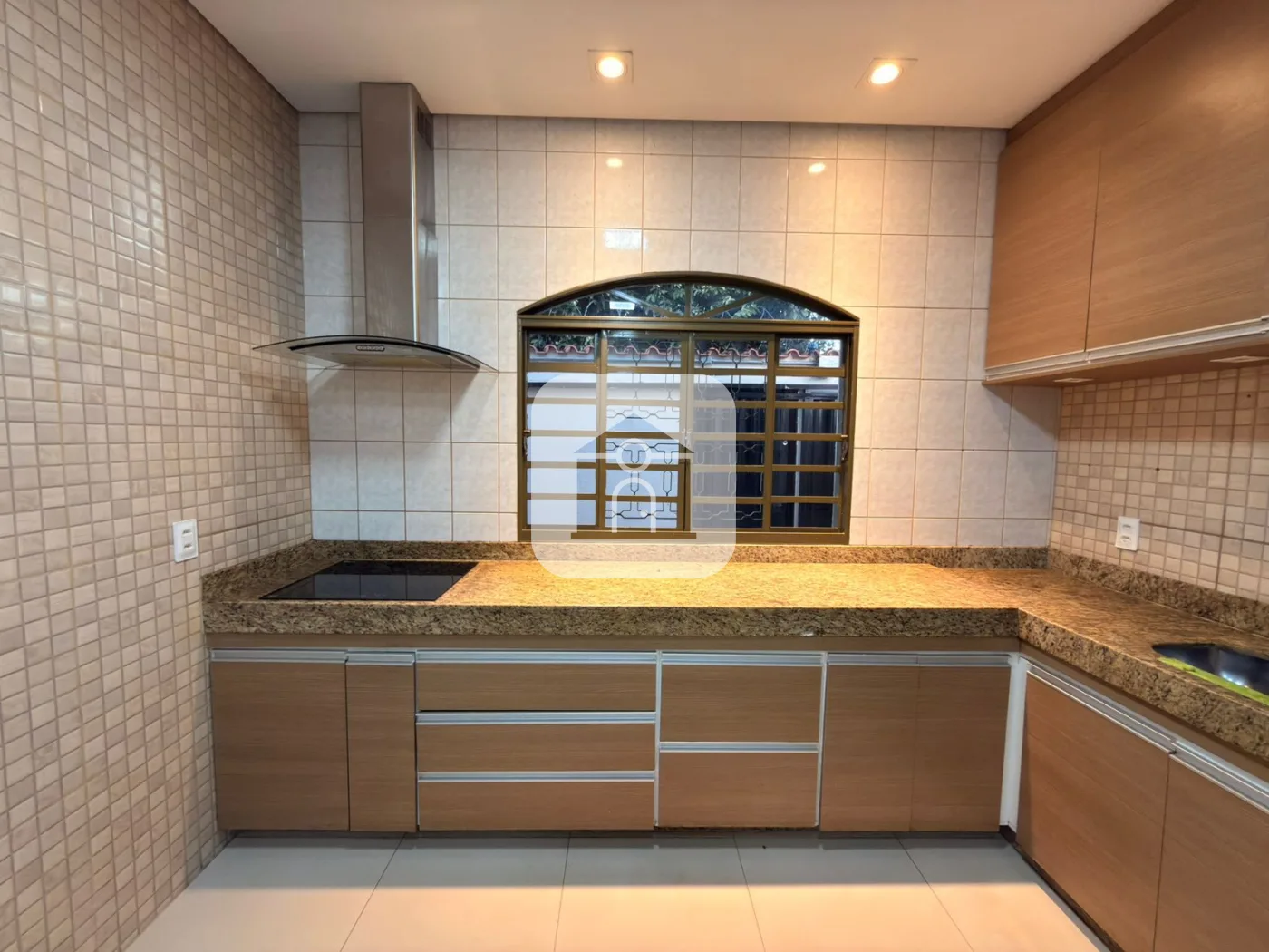 Alugar Casa / Padr&atilde;o em Uberl&acirc;ndia R$ 3.500,00 - Foto 6