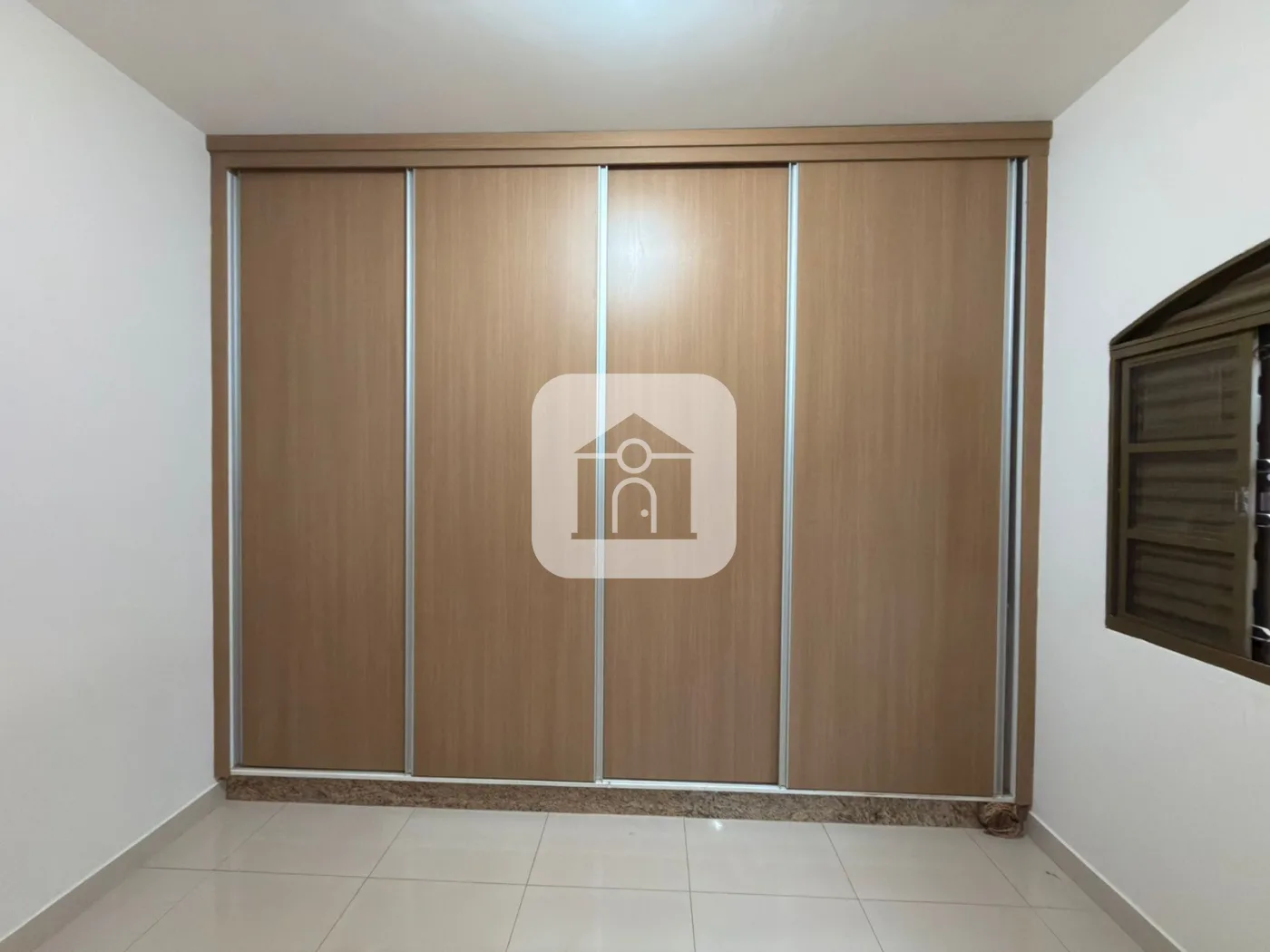 Alugar Casa / Padr&atilde;o em Uberl&acirc;ndia R$ 3.500,00 - Foto 8