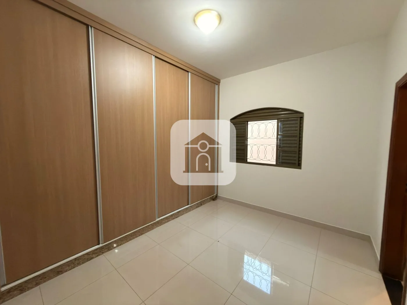 Alugar Casa / Padr&atilde;o em Uberl&acirc;ndia R$ 3.500,00 - Foto 9