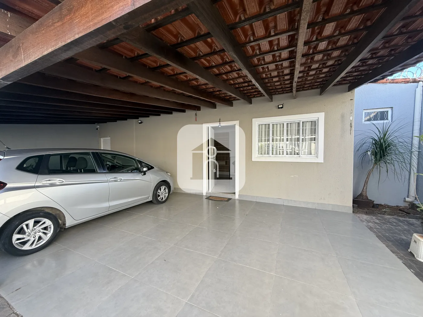 Alugar Casa / Padr&atilde;o em Uberl&acirc;ndia R$ 5.800,00 - Foto 1