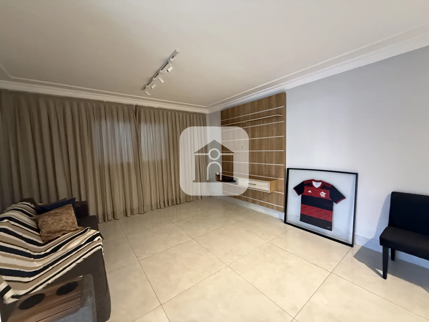 Alugar Casa / Padr&atilde;o em Uberl&acirc;ndia R$ 5.800,00 - Foto 9