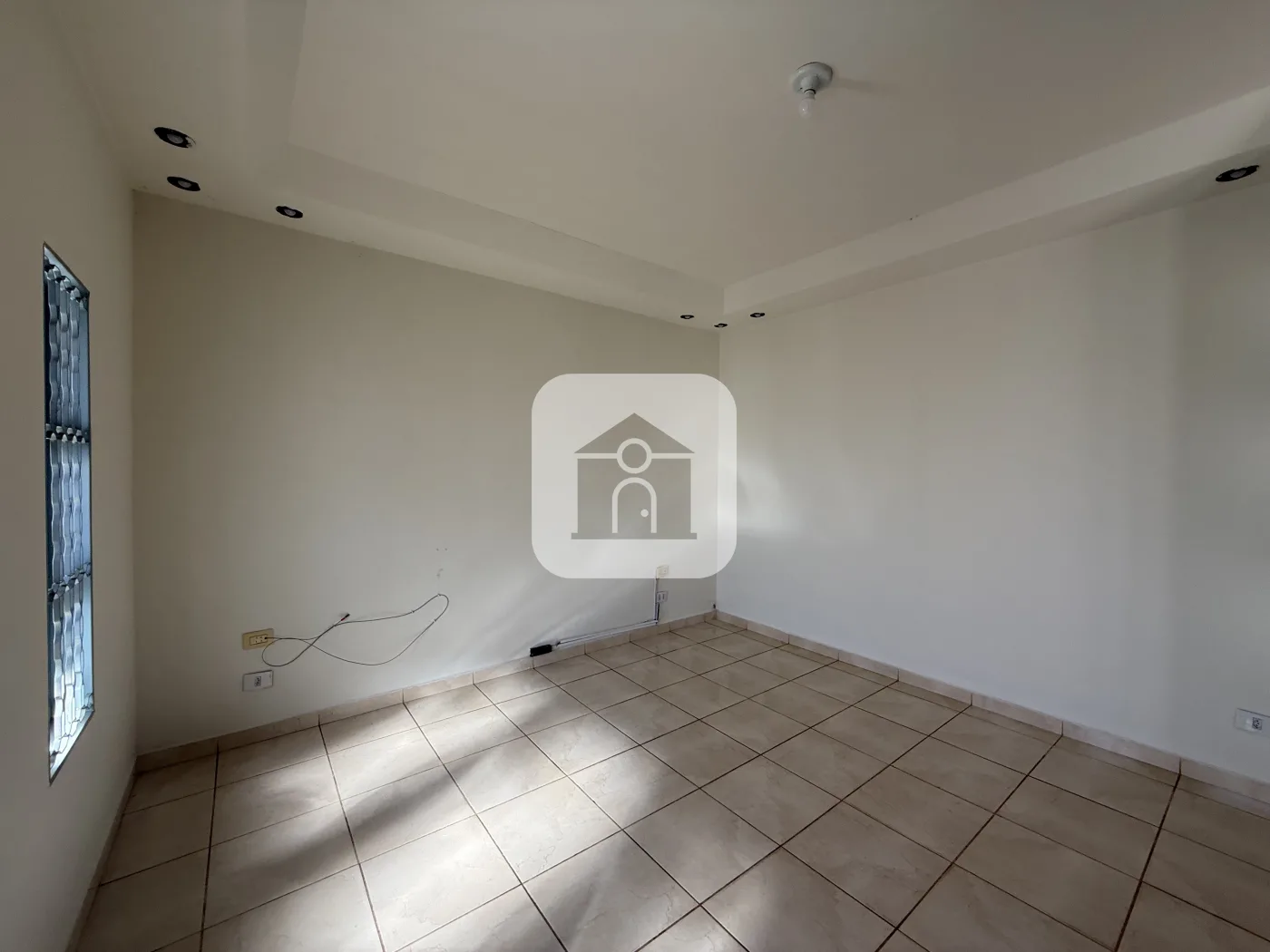 Alugar Casa / Padr&atilde;o em Uberl&acirc;ndia R$ 3.500,00 - Foto 2