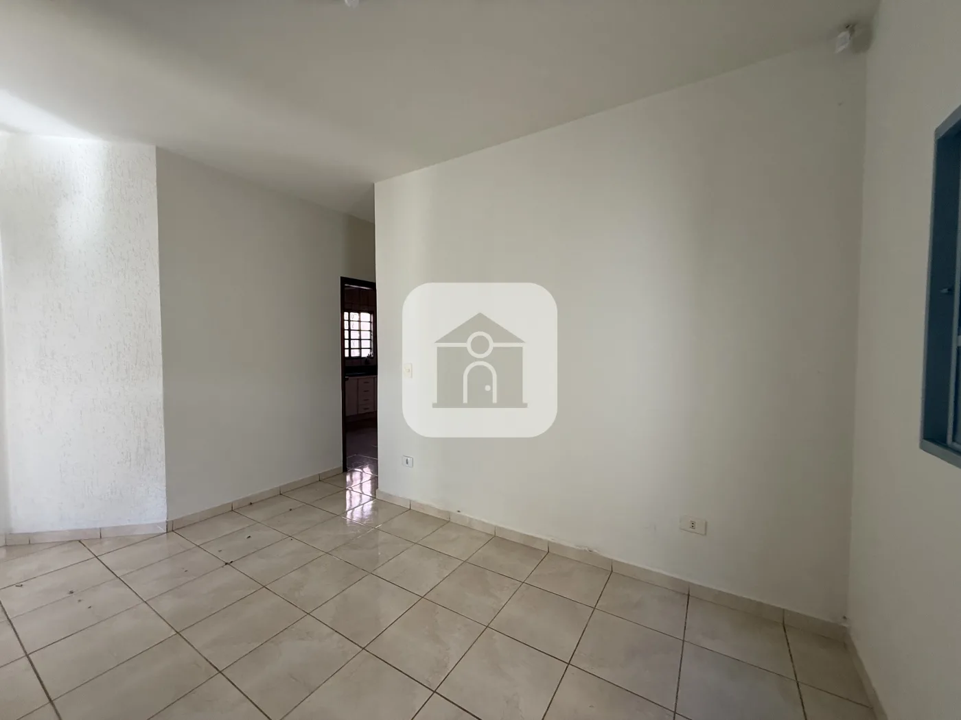 Alugar Casa / Padr&atilde;o em Uberl&acirc;ndia R$ 3.500,00 - Foto 4