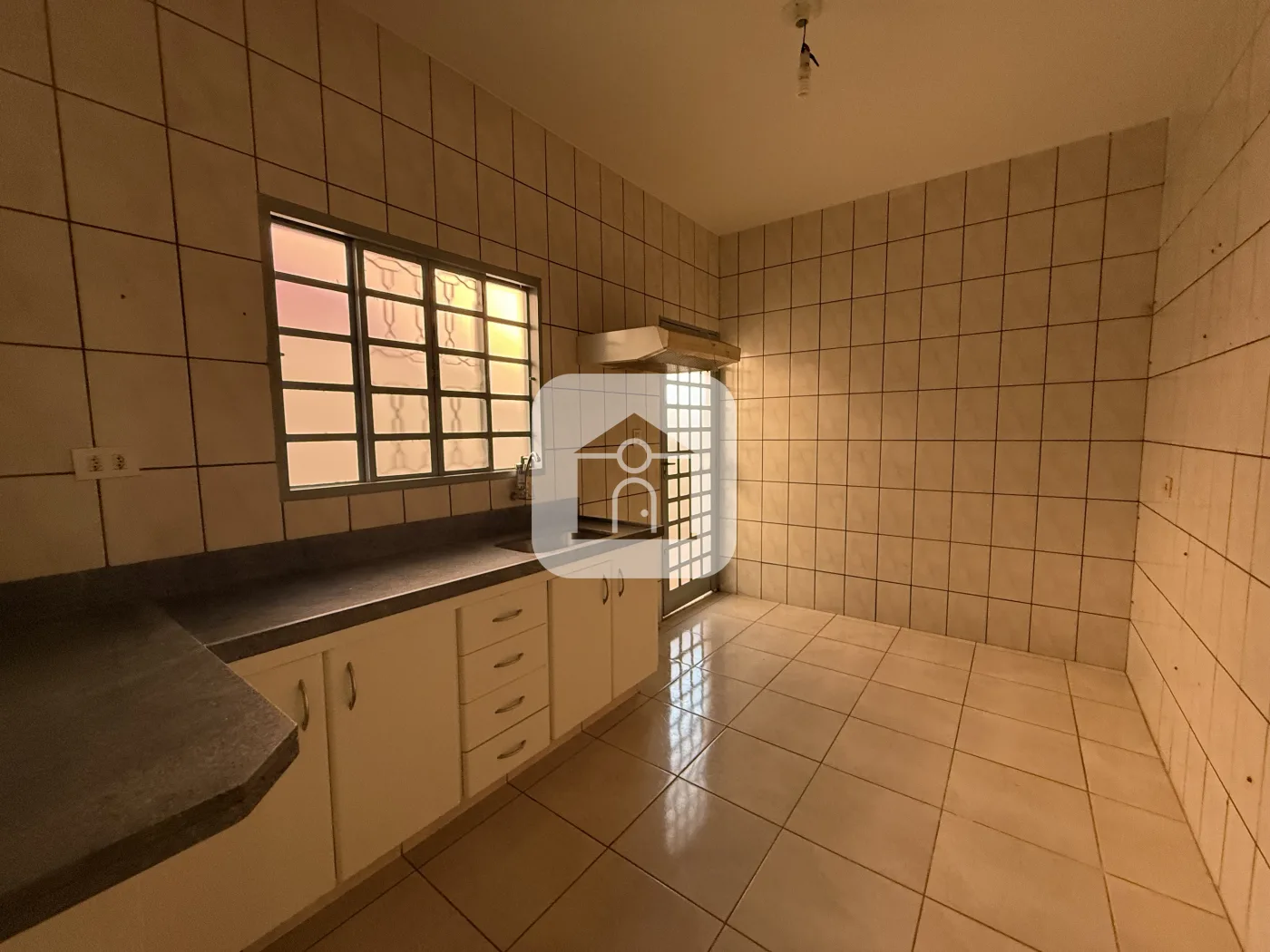 Alugar Casa / Padr&atilde;o em Uberl&acirc;ndia R$ 3.500,00 - Foto 6