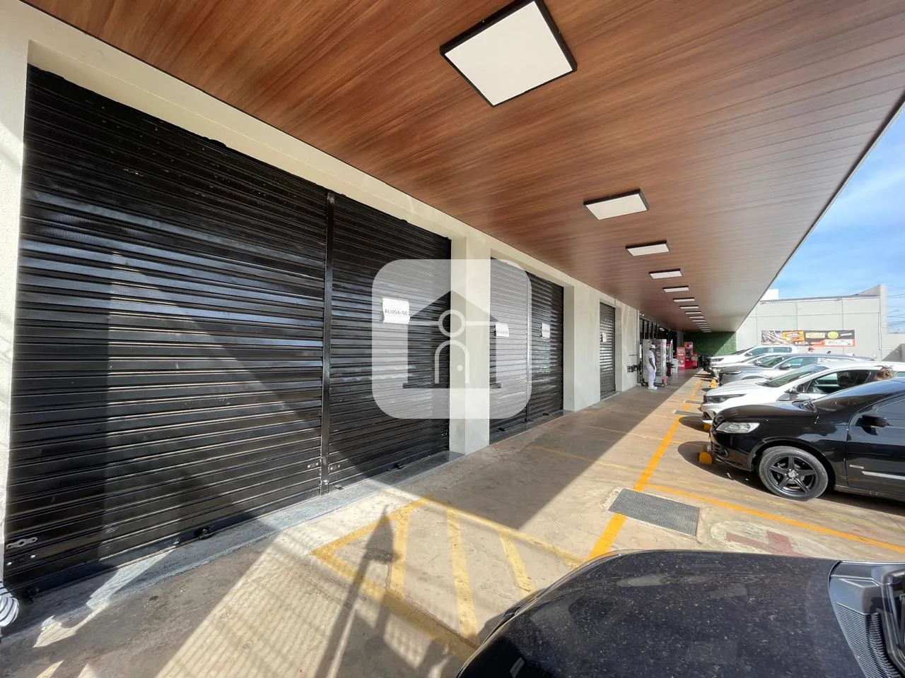 Alugar Comercial / Loja em Uberl&acirc;ndia R$ 7.000,00 - Foto 1