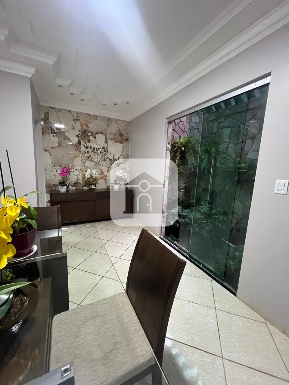 Comprar Casa / Padr&atilde;o em Uberl&acirc;ndia R$ 700.000,00 - Foto 4
