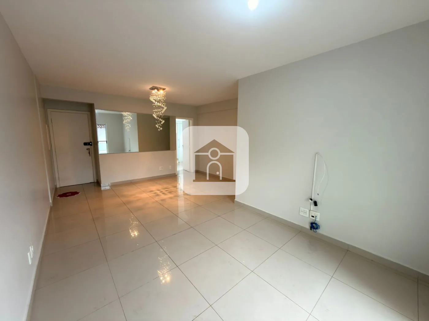 Alugar Apartamento / Padr&atilde;o em Uberlandia R$ 3.000,00 - Foto 2