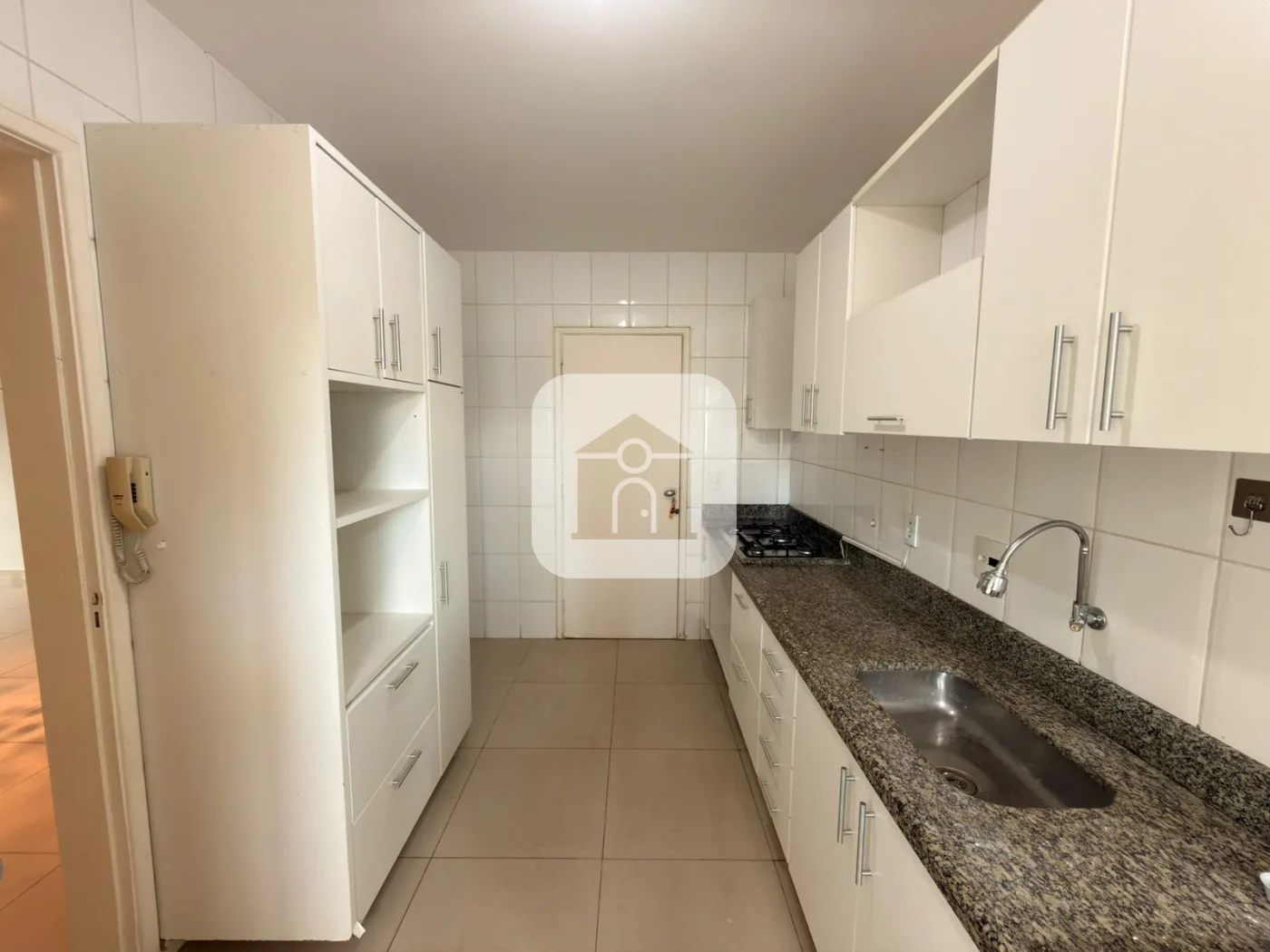 Alugar Apartamento / Padr&atilde;o em Uberlandia R$ 3.000,00 - Foto 3