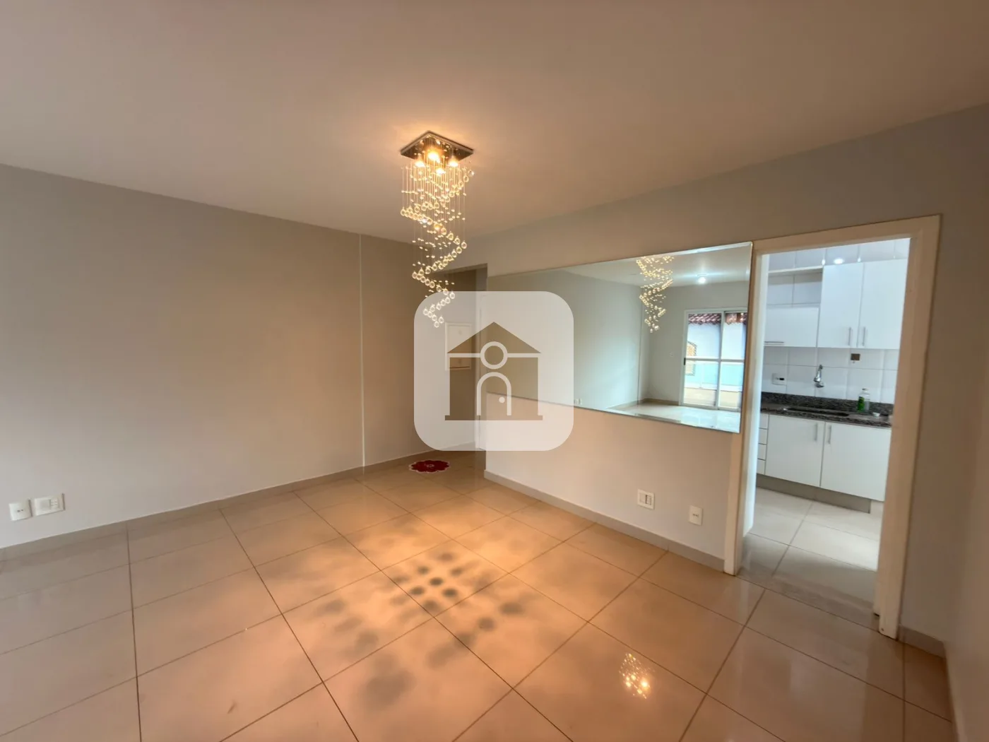 Alugar Apartamento / Padr&atilde;o em Uberlandia R$ 3.000,00 - Foto 4