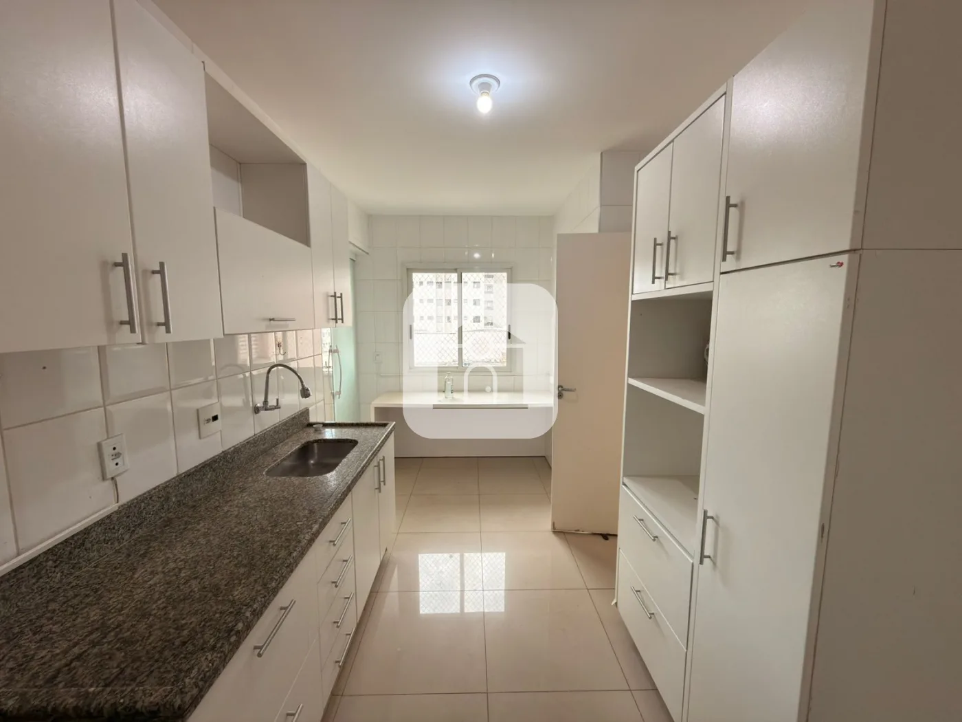 Alugar Apartamento / Padr&atilde;o em Uberlandia R$ 3.000,00 - Foto 7