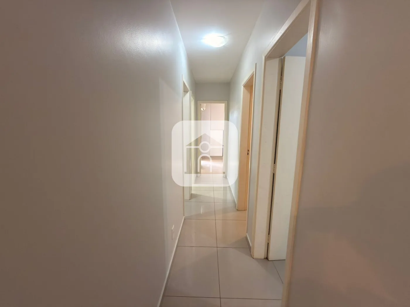 Alugar Apartamento / Padr&atilde;o em Uberlandia R$ 3.000,00 - Foto 11