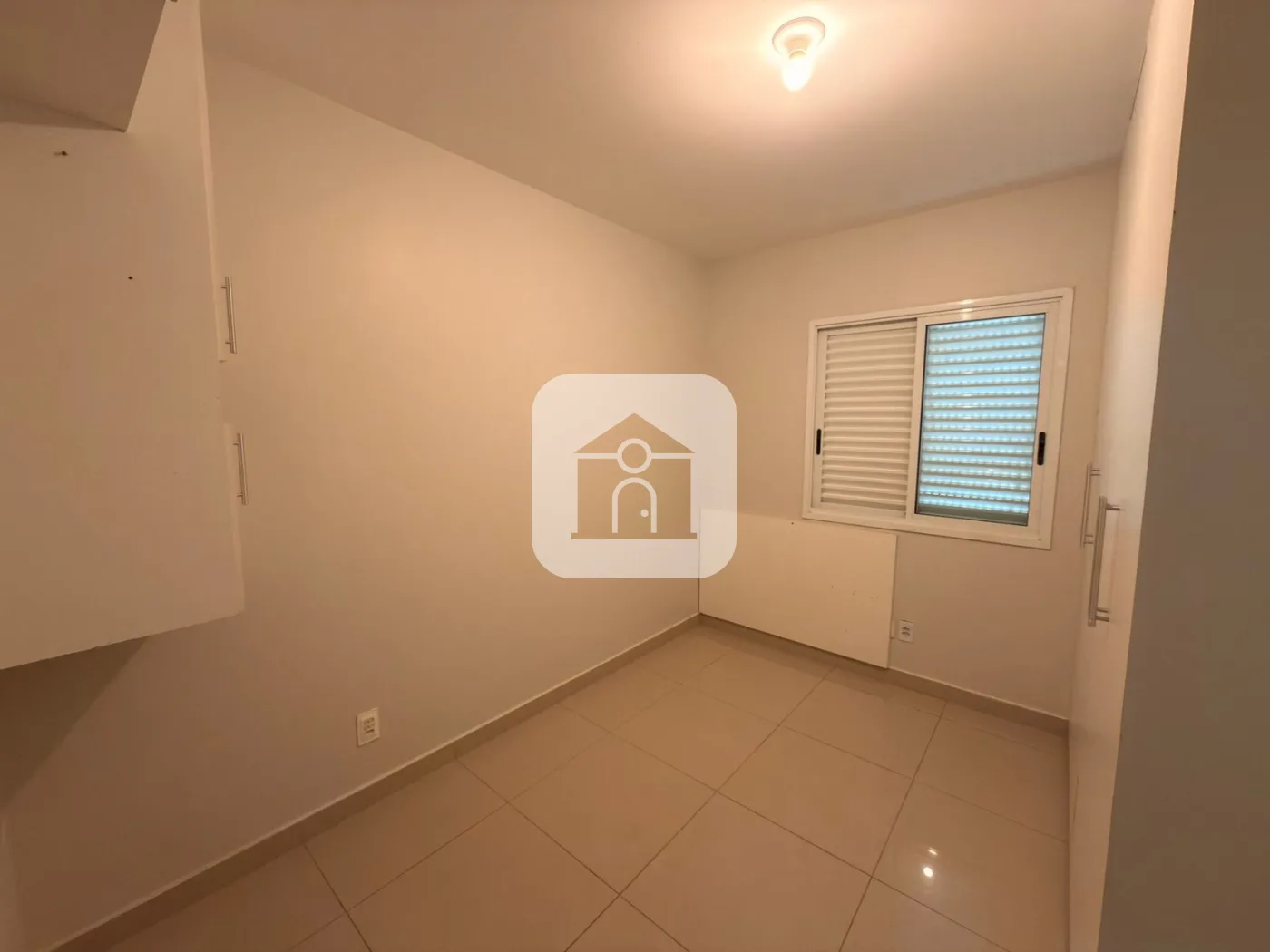 Alugar Apartamento / Padr&atilde;o em Uberlandia R$ 3.000,00 - Foto 13