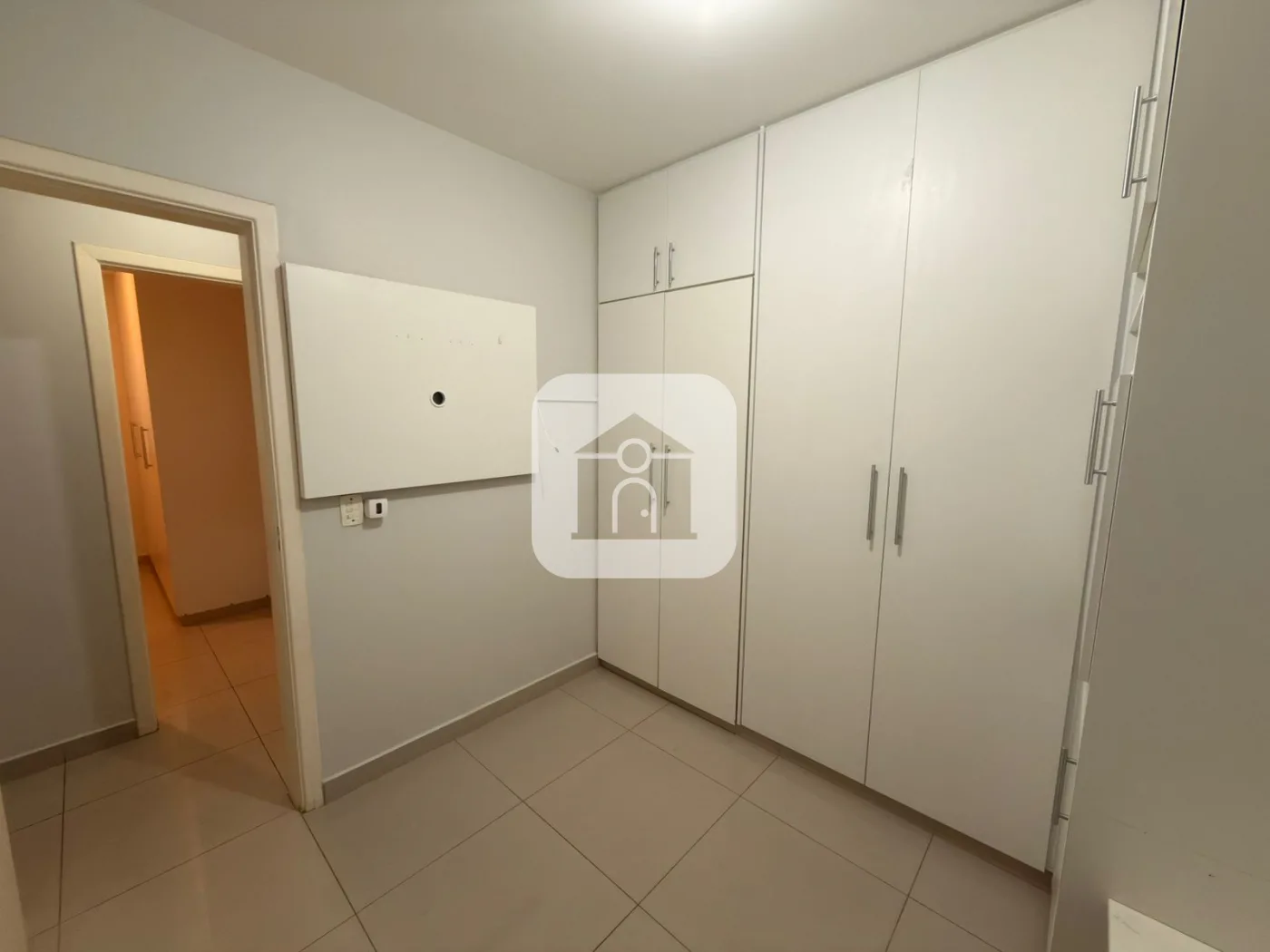 Alugar Apartamento / Padr&atilde;o em Uberlandia R$ 3.000,00 - Foto 14