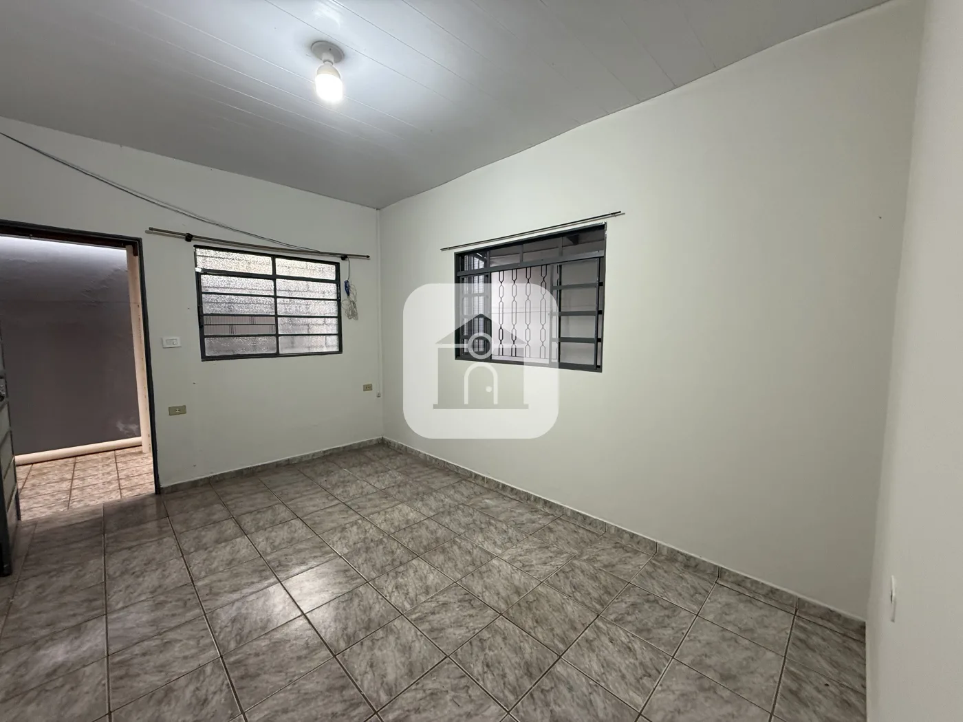 Alugar Casa / Padr&atilde;o em Uberl&acirc;ndia R$ 1.700,00 - Foto 2