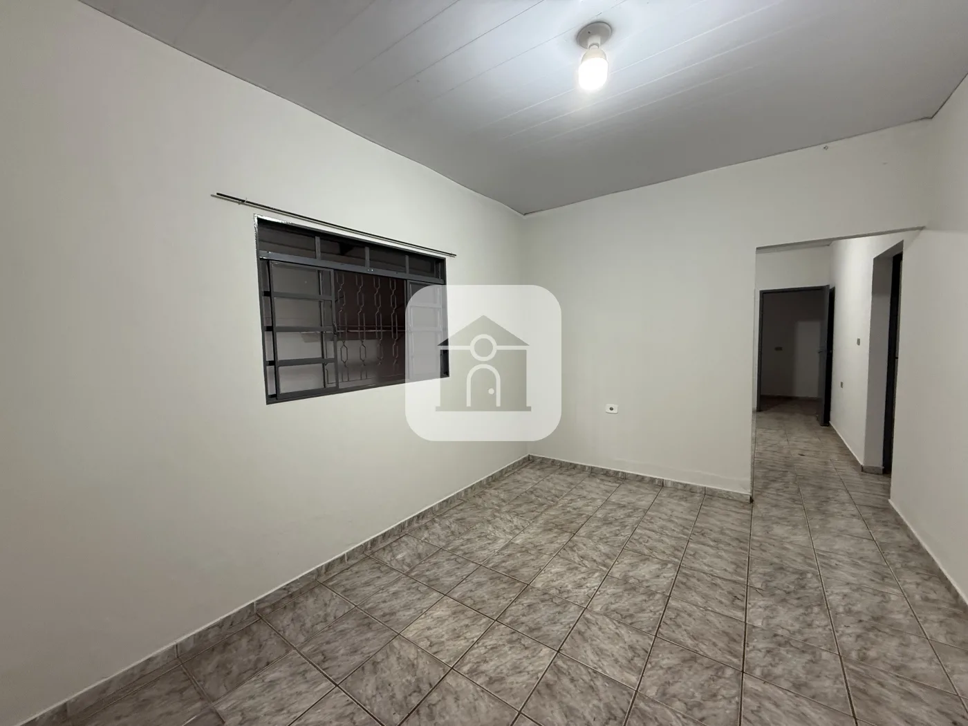 Alugar Casa / Padr&atilde;o em Uberl&acirc;ndia R$ 1.700,00 - Foto 3