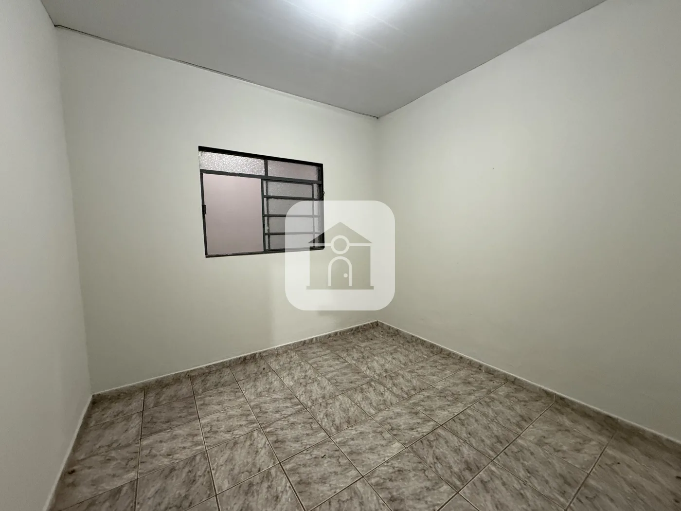 Alugar Casa / Padr&atilde;o em Uberl&acirc;ndia R$ 1.700,00 - Foto 5