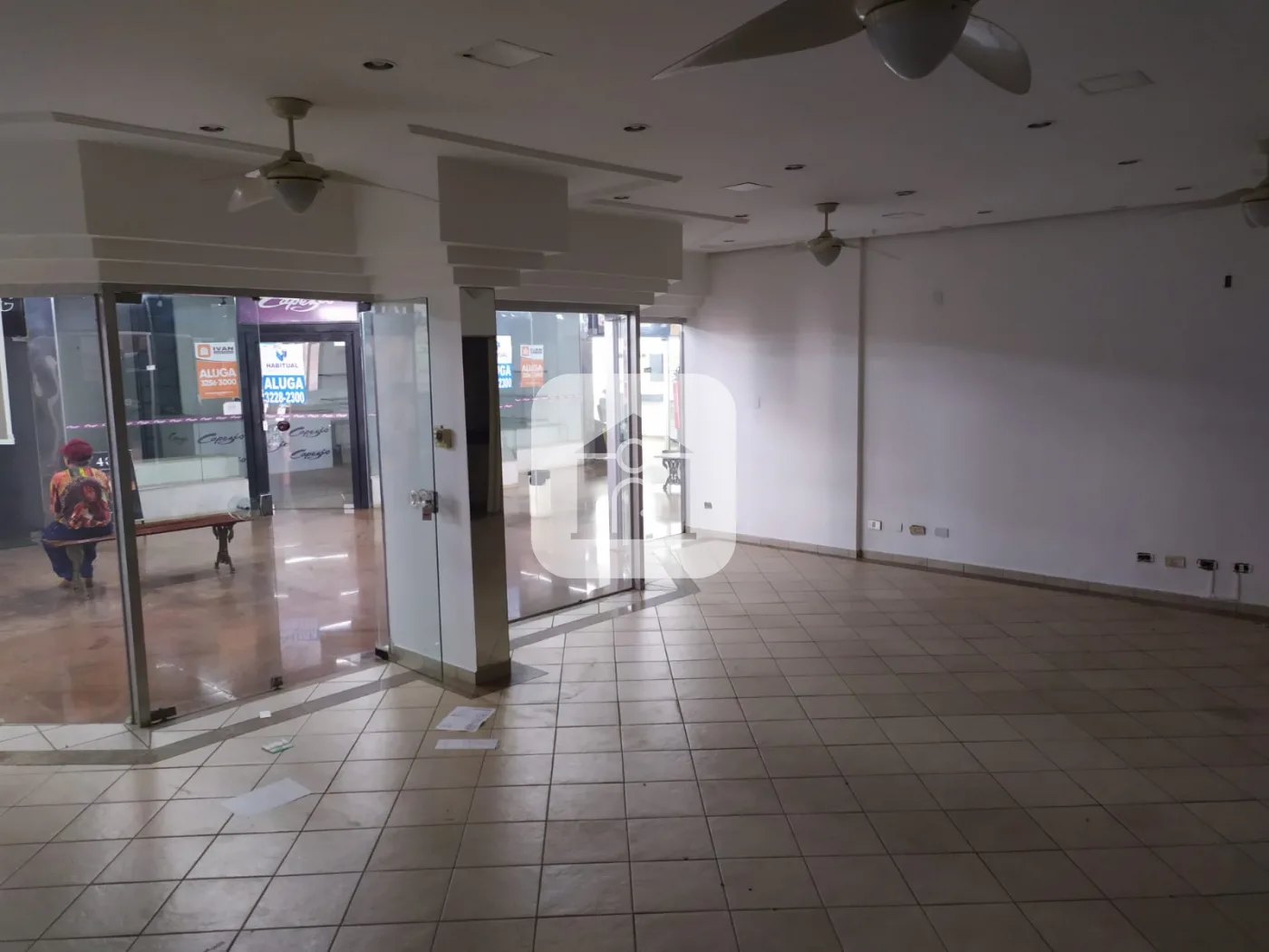 Alugar Comercial / Loja em Uberl&acirc;ndia R$ 1.400,00 - Foto 10