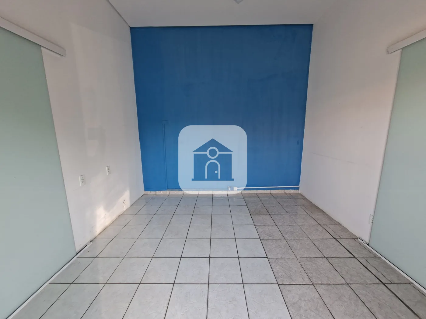 Alugar Comercial / Loja em Uberl&acirc;ndia R$ 1.600,00 - Foto 1