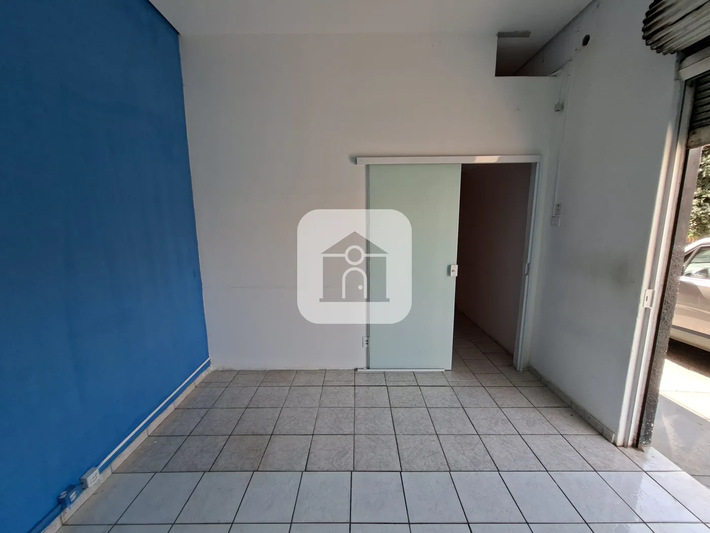 Alugar Comercial / Loja em Uberl&acirc;ndia R$ 1.600,00 - Foto 2
