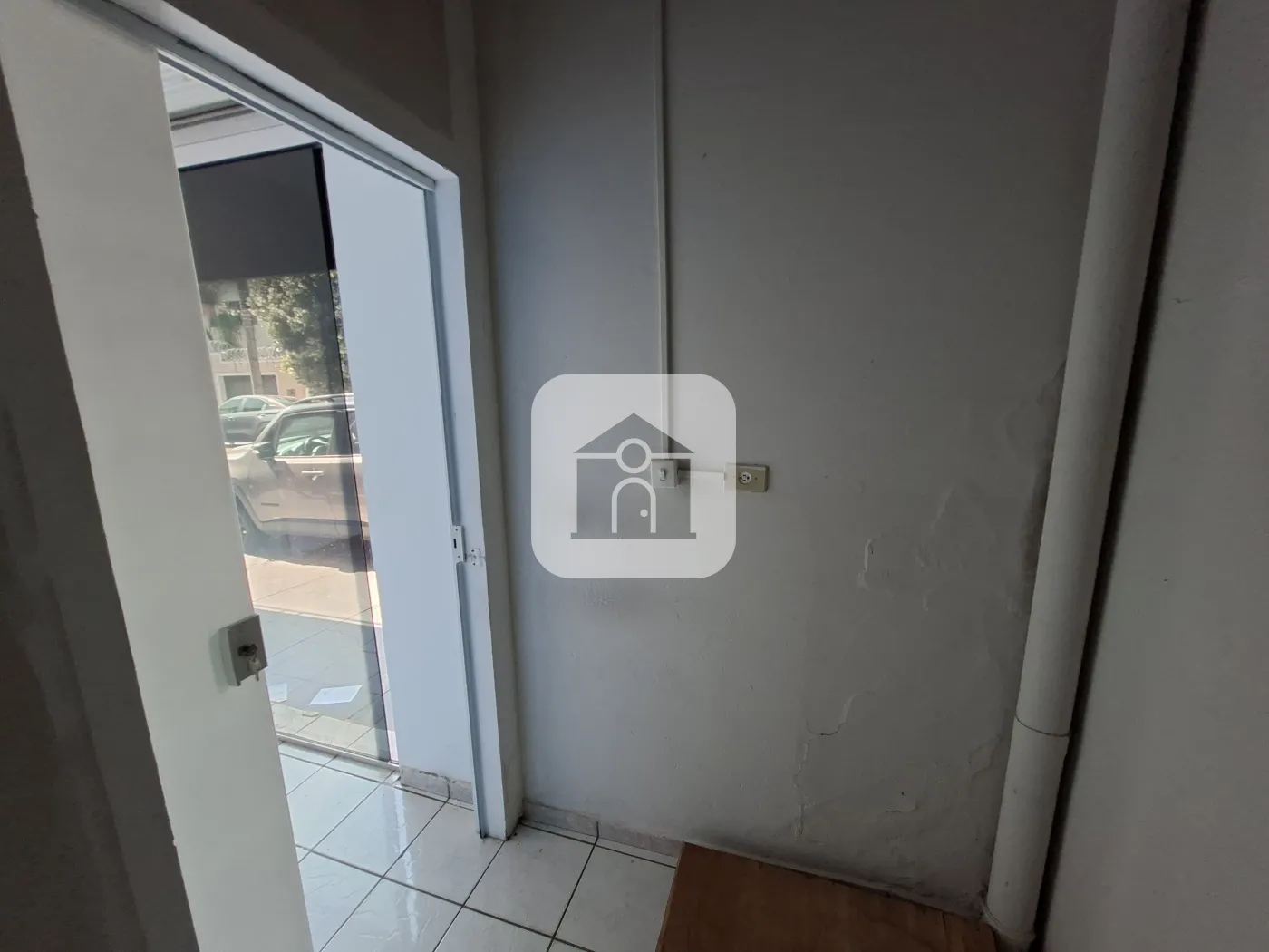 Alugar Comercial / Loja em Uberl&acirc;ndia R$ 1.600,00 - Foto 8