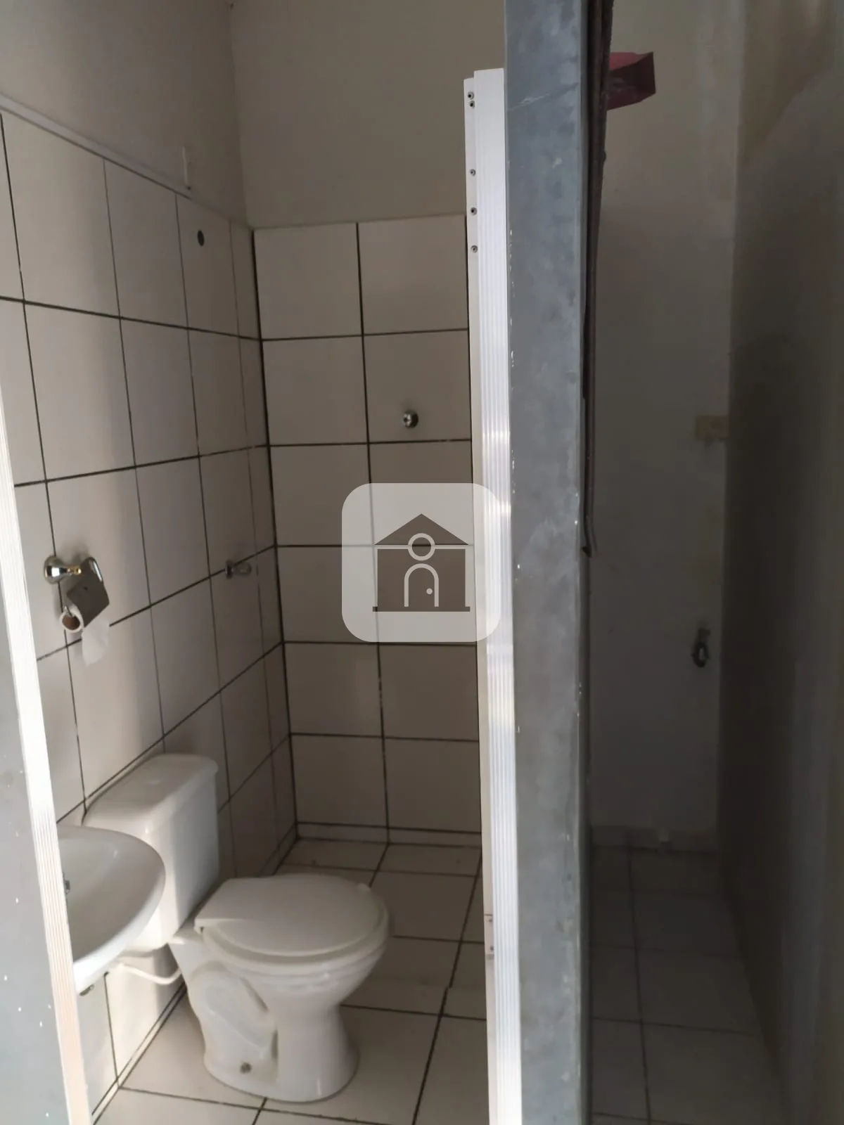 Alugar Comercial / Loja em Uberl&acirc;ndia R$ 1.600,00 - Foto 5