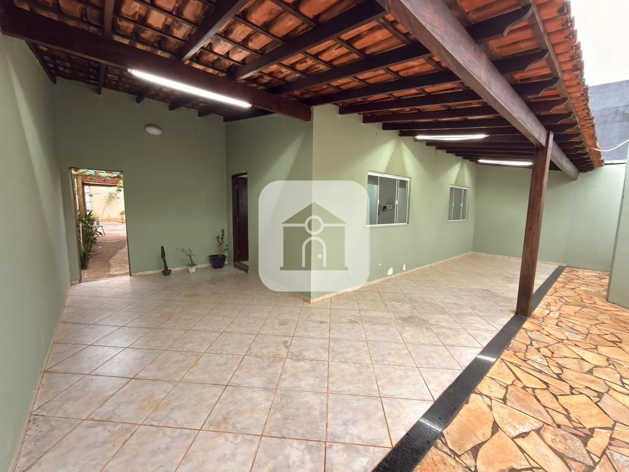 Alugar Casa / Padr&atilde;o em Uberl&acirc;ndia R$ 2.500,00 - Foto 1