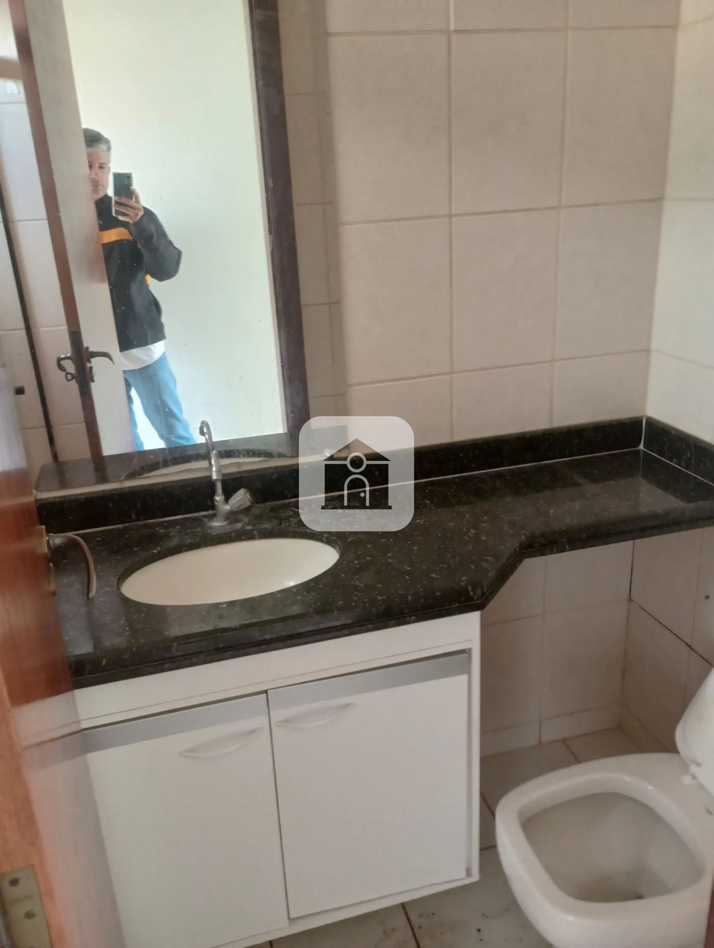 Alugar Apartamento / Padr&atilde;o em Uberlandia R$ 1.500,00 - Foto 8
