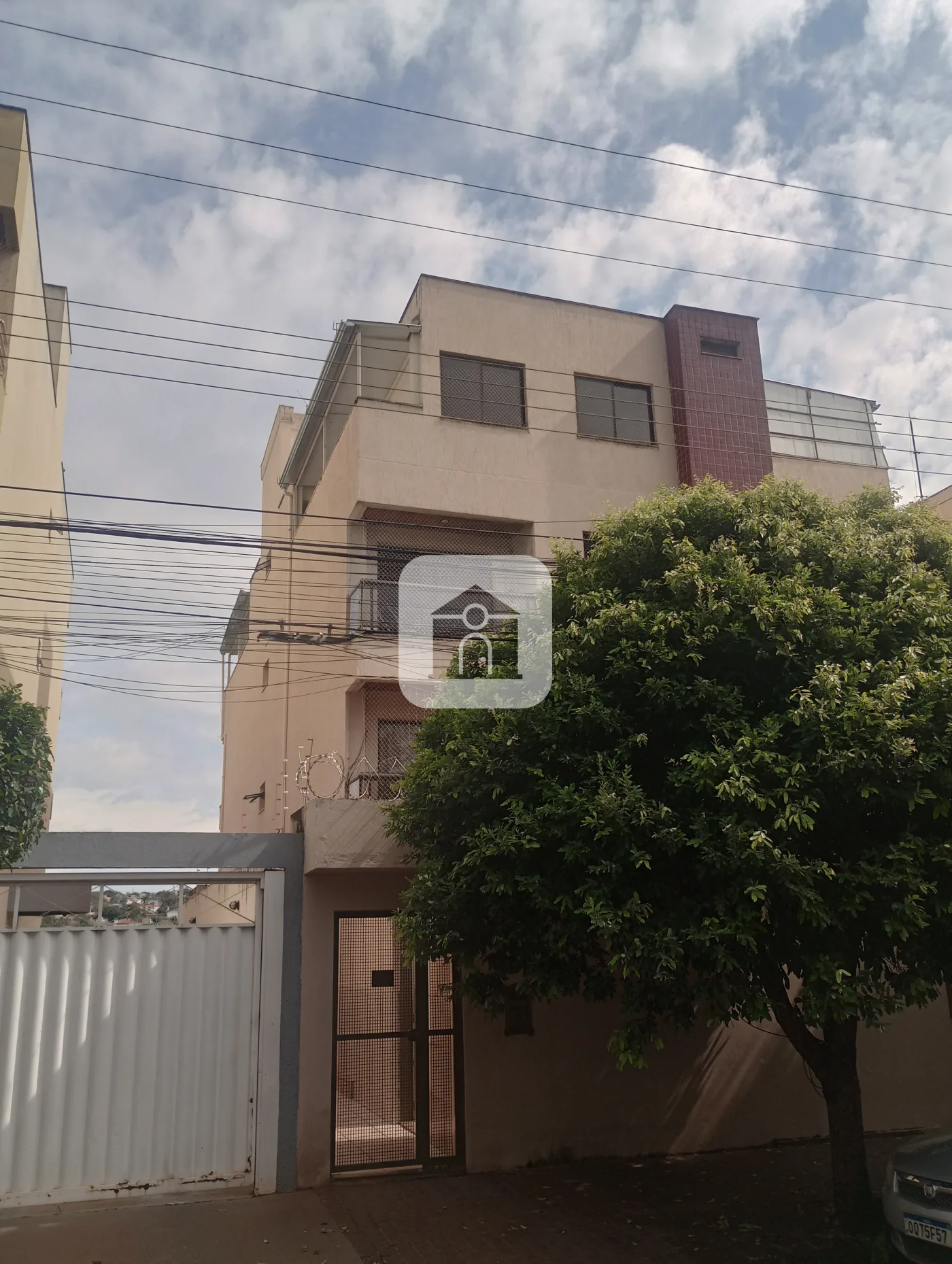Alugar Apartamento / Padr&atilde;o em Uberlandia R$ 1.500,00 - Foto 1