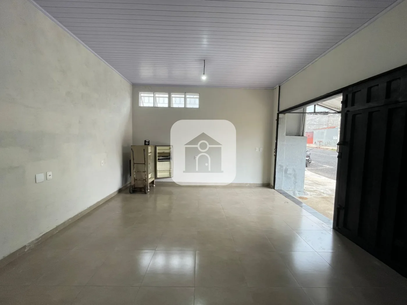Alugar Comercial / C&ocirc;modo em Uberl&acirc;ndia R$ 1.300,00 - Foto 3