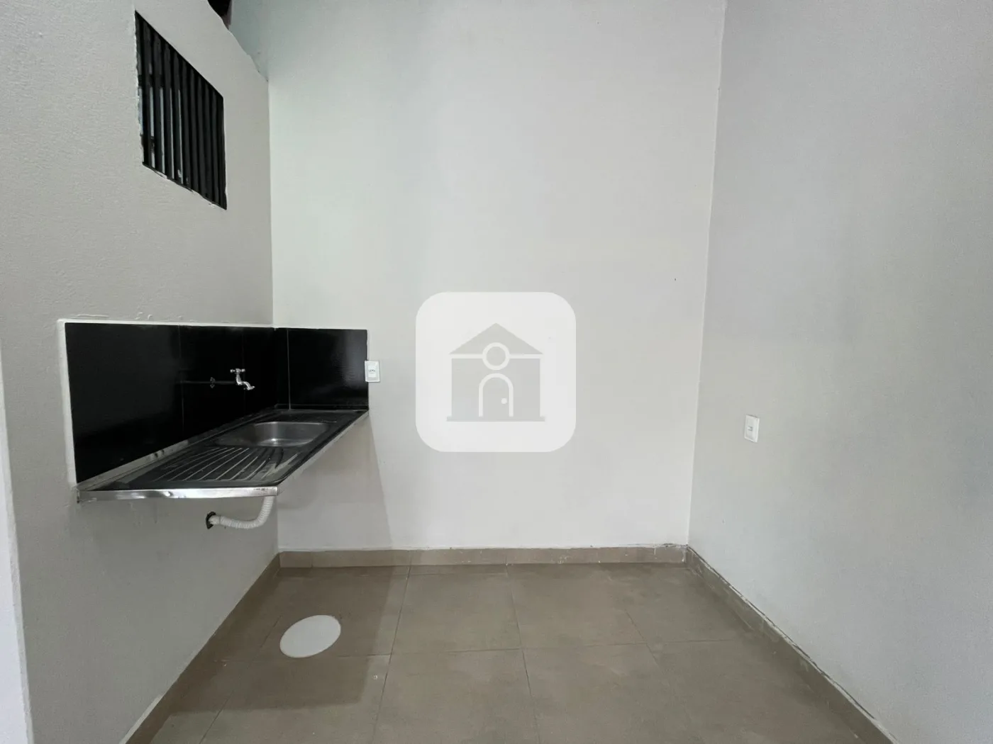 Alugar Comercial / C&ocirc;modo em Uberl&acirc;ndia R$ 1.300,00 - Foto 4