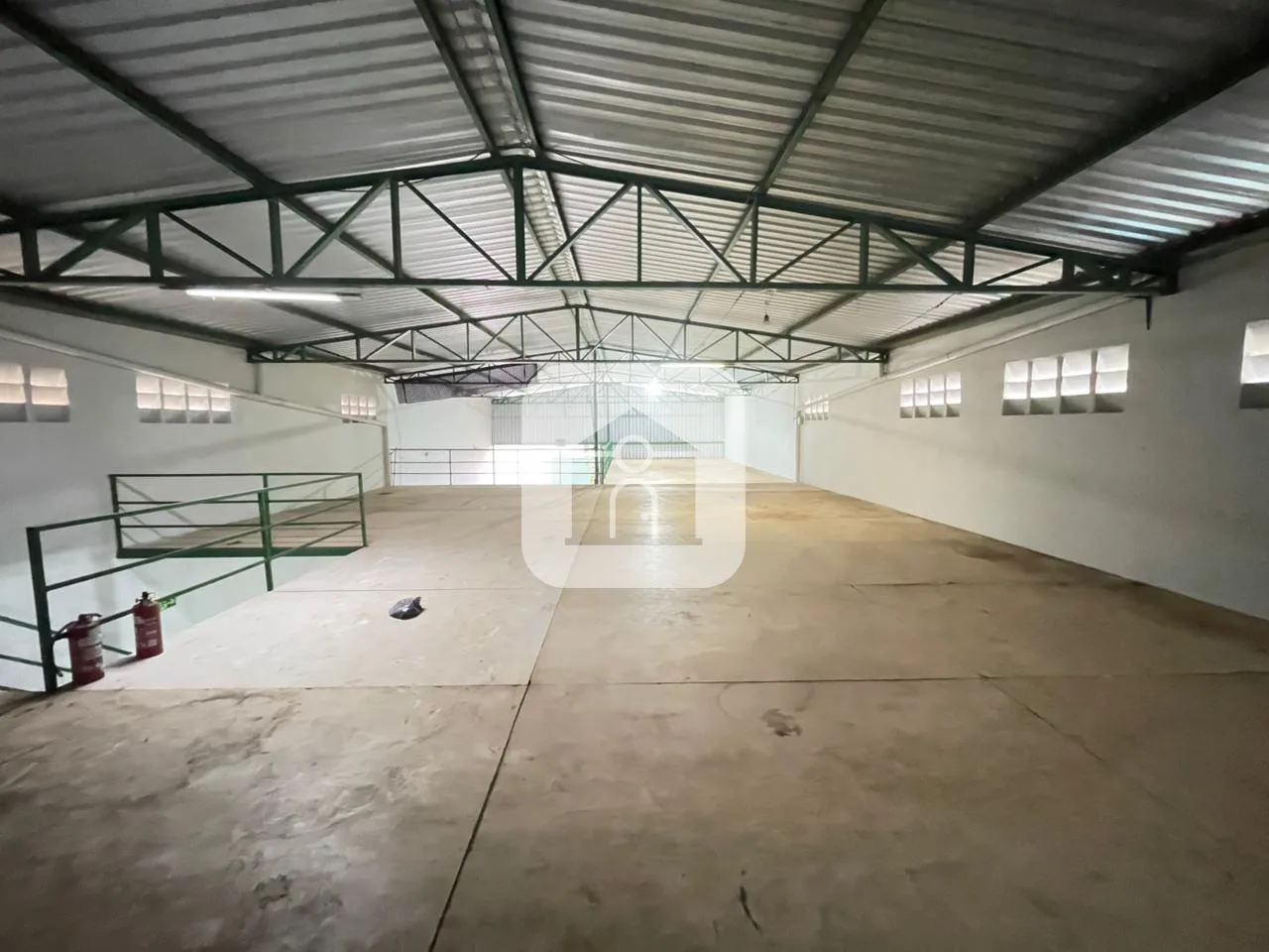 Alugar Comercial / Galp&atilde;o em Uberl&acirc;ndia R$ 8.500,00 - Foto 1