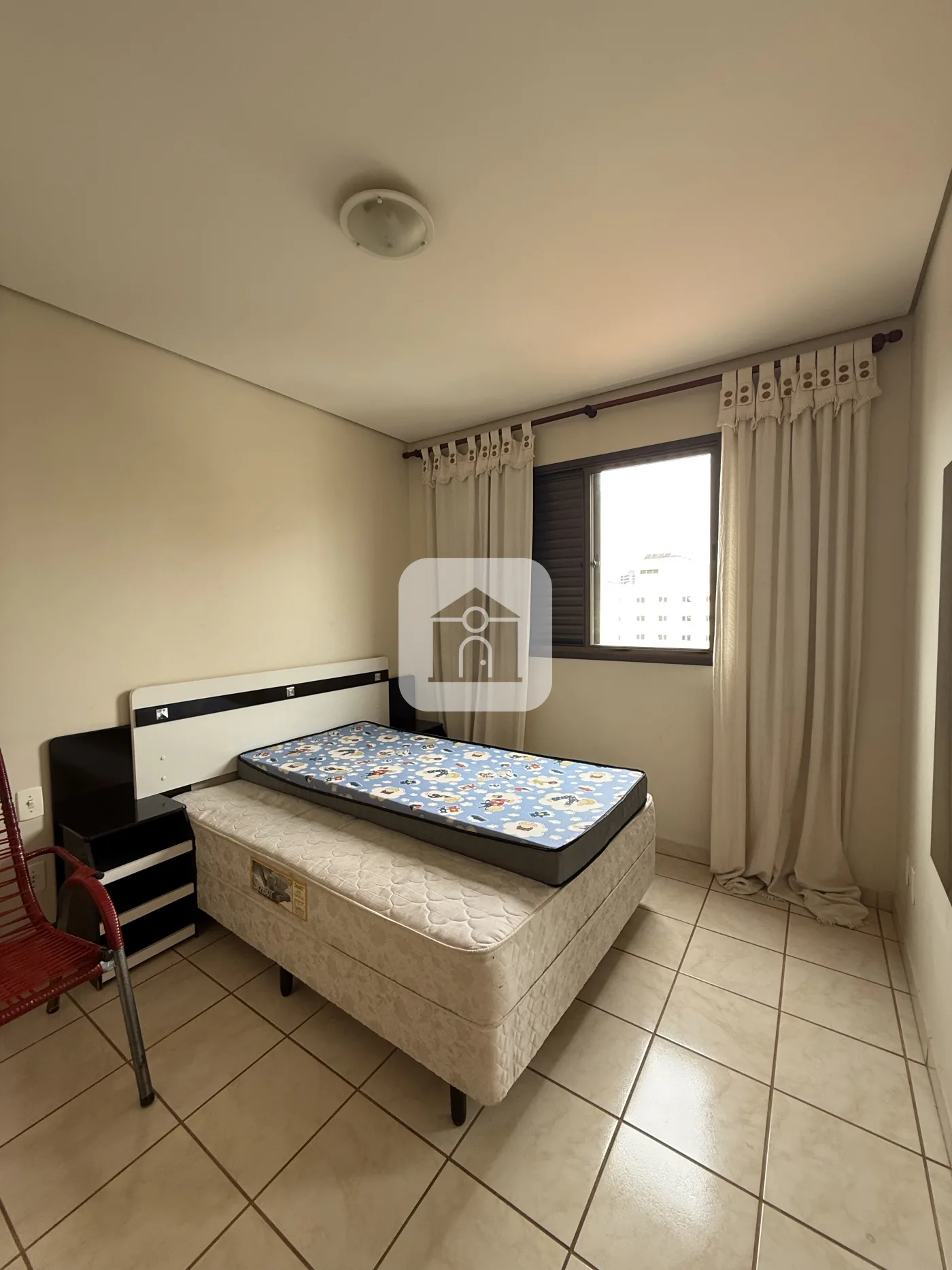 Alugar Apartamento / Padr&atilde;o em Uberlandia R$ 2.200,00 - Foto 11