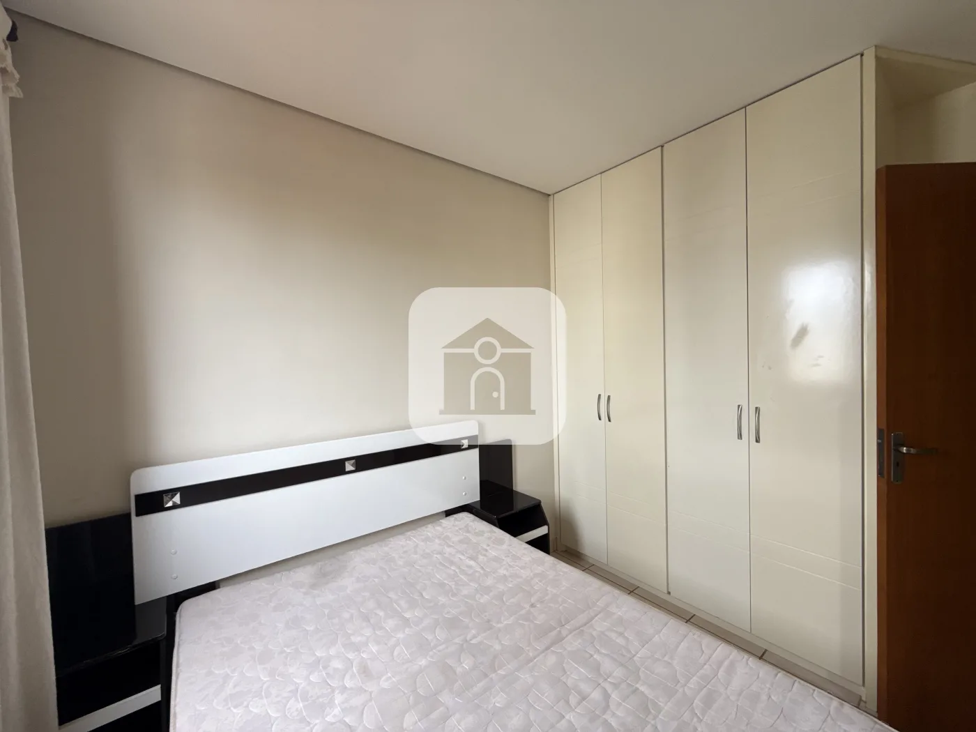 Alugar Apartamento / Padr&atilde;o em Uberlandia R$ 2.200,00 - Foto 12