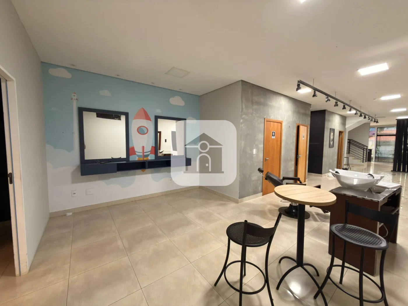 Alugar Comercial / Loja Condom&iacute;nio em Uberl&acirc;ndia R$ 8.000,00 - Foto 8