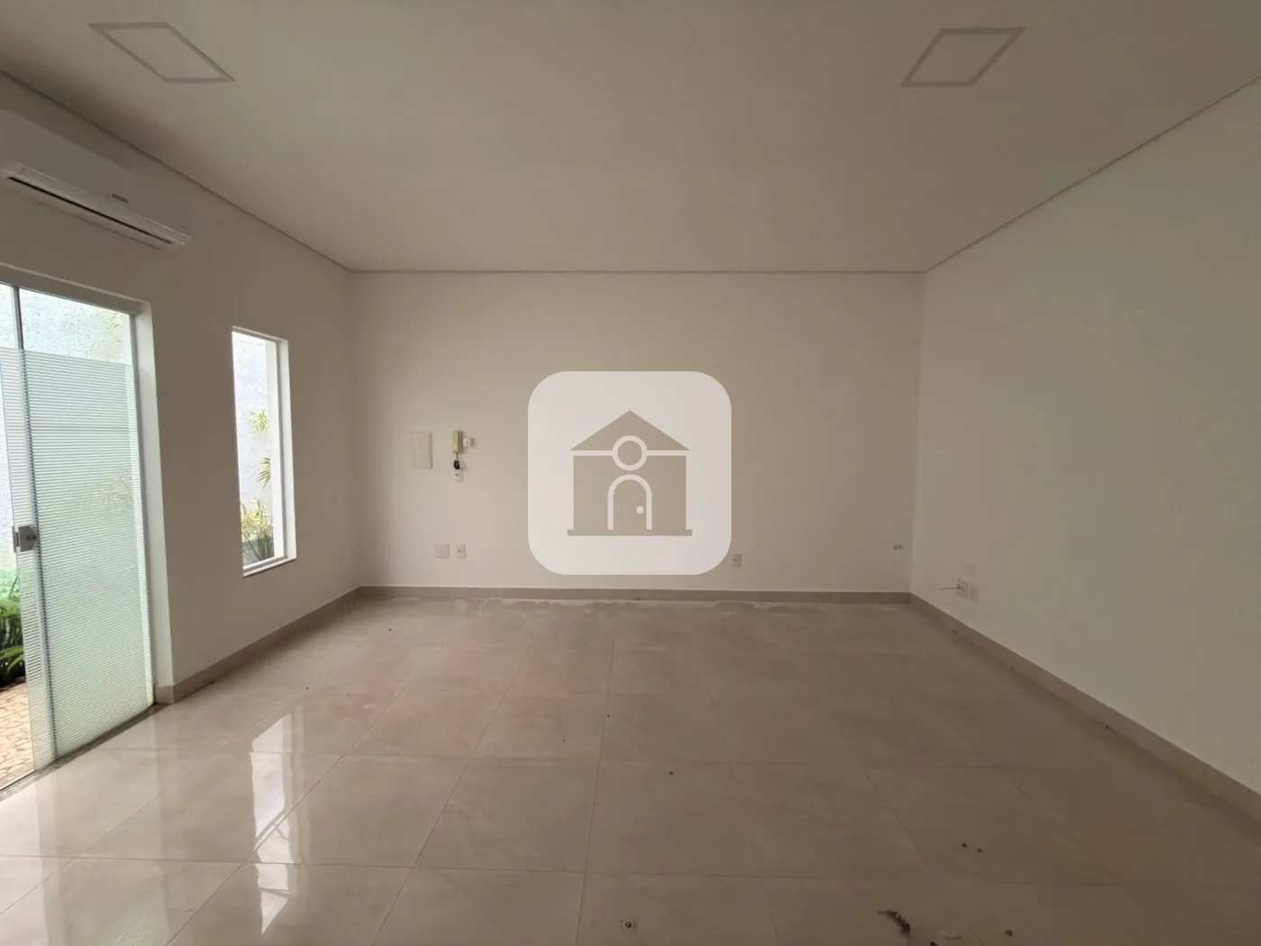 Alugar Comercial / Sala Comercial Condom&iacute;nio em Uberl&acirc;ndia R$ 1.600,00 - Foto 4