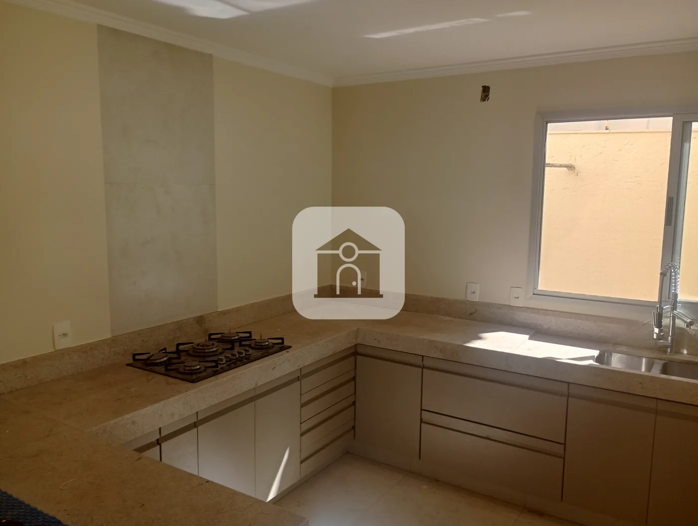 Alugar Casa / Sobrado em Uberl&acirc;ndia R$ 9.000,00 - Foto 1