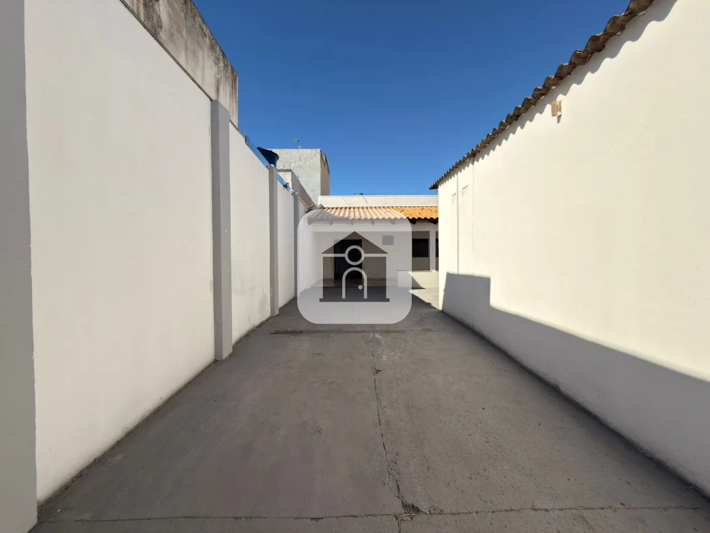 Alugar Casa / Padr&atilde;o em Uberl&acirc;ndia R$ 2.200,00 - Foto 1