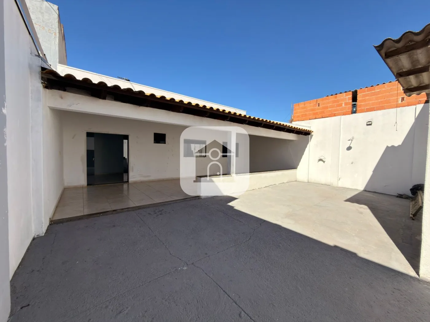 Alugar Casa / Padr&atilde;o em Uberl&acirc;ndia R$ 2.200,00 - Foto 2