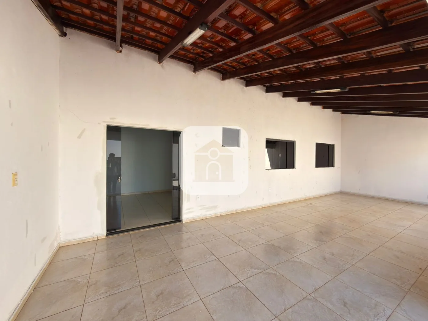 Alugar Casa / Padr&atilde;o em Uberl&acirc;ndia R$ 2.200,00 - Foto 4
